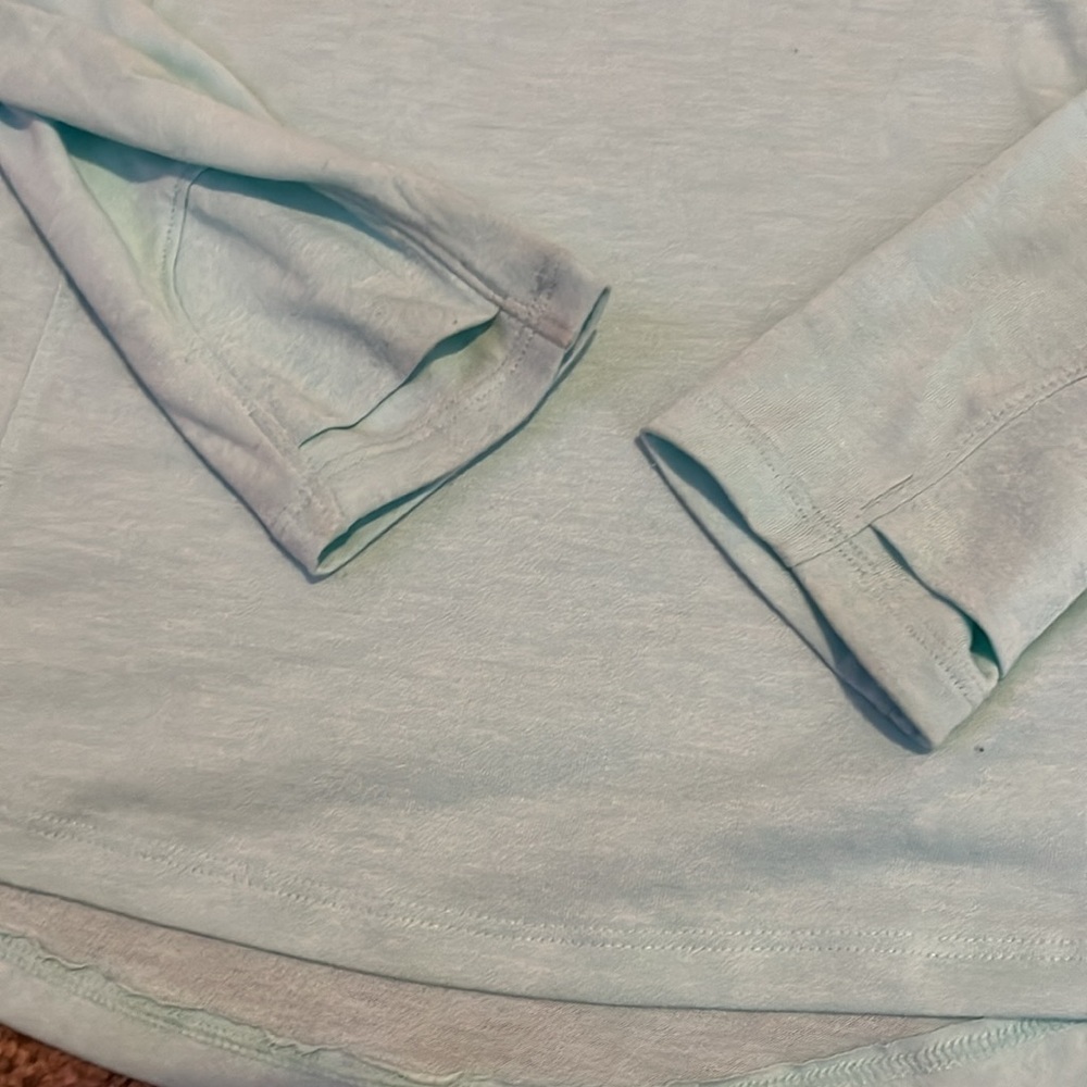 Medium Under Armour Mint HeatGear Half-Zip Pullover - Picture 3 of 5